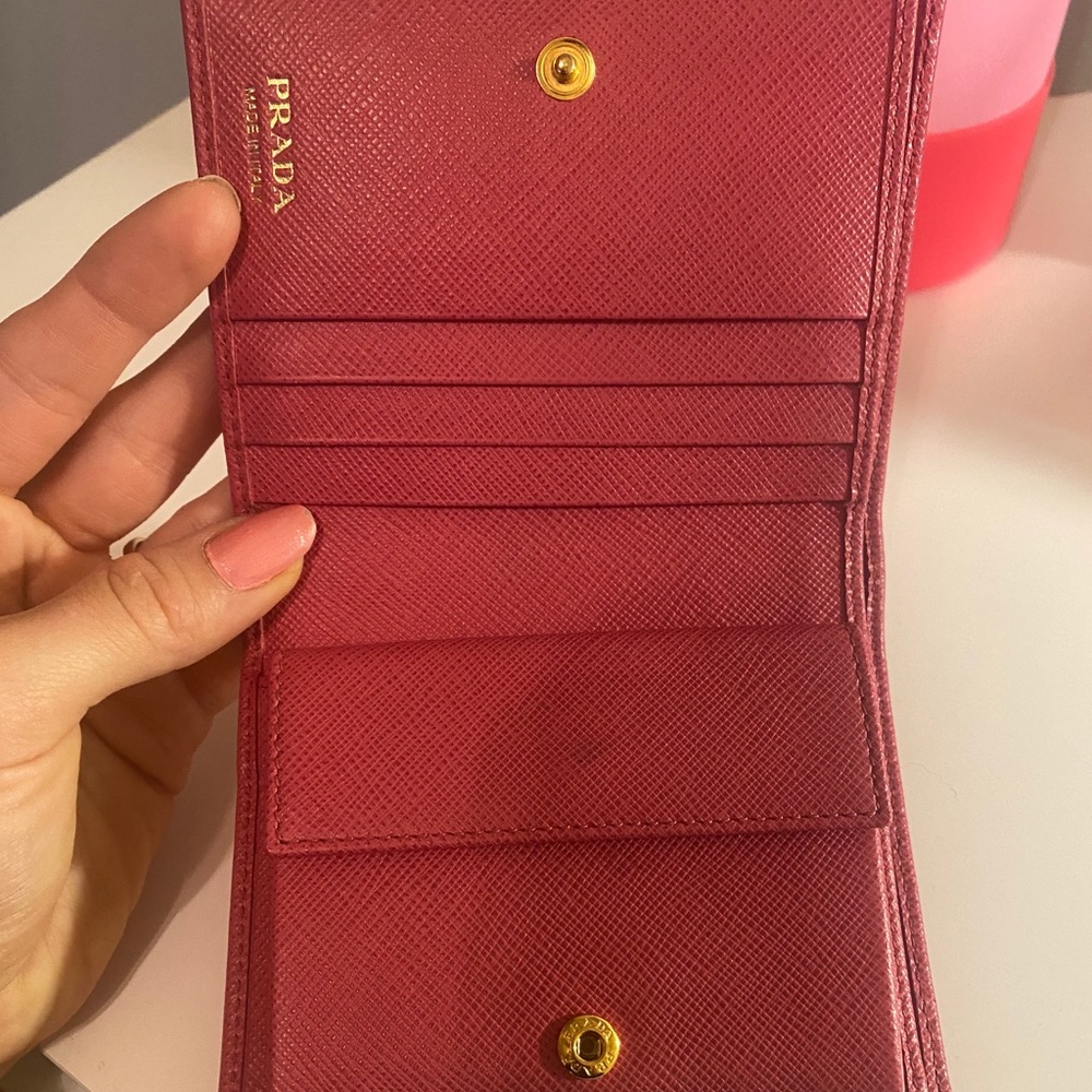 Prada wallet in pink. 100% authentic- no box - Picture 4 of 5